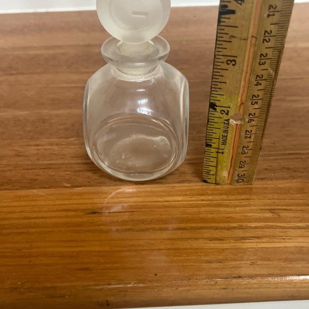 Cabochard by Gres Clear Glass Perfume Bottle with Frosted Stopper - Picture 4 of 5